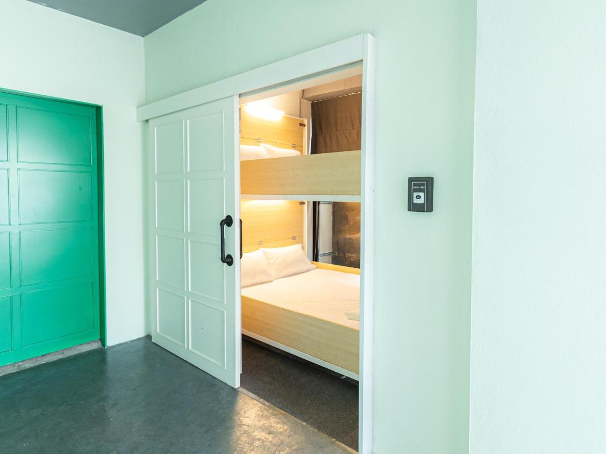 Khao San Social Capsule Hostel Bangkok Luaran gambar